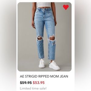 American Eagle strigid mom jean